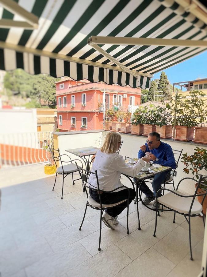 B&B Evelyne Taormina Exterior foto