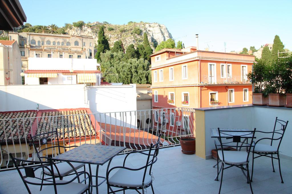 B&B Evelyne Taormina Exterior foto